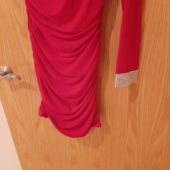 Studio City One-Shoulder Jewel Cuff Red Dress Size Large - Picture 10 of 15
